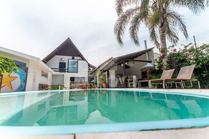 Foto 1 de Casa com 4 Quartos à venda, 320m² em Aeroporto, Tubarão