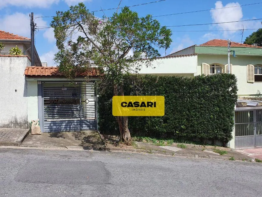 Foto 1 de Casa com 2 Quartos à venda, 188m² em Jardim Cristiane, Santo André
