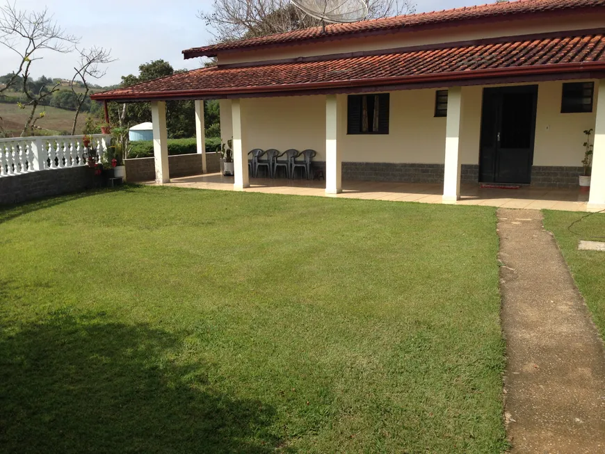 Foto 1 de Fazenda/Sítio com 4 Quartos à venda, 400m² em Jardim Santa Rita de Cassia, Bragança Paulista