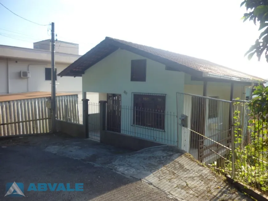 Foto 1 de Casa com 2 Quartos à venda, 60m² em Centro, Blumenau