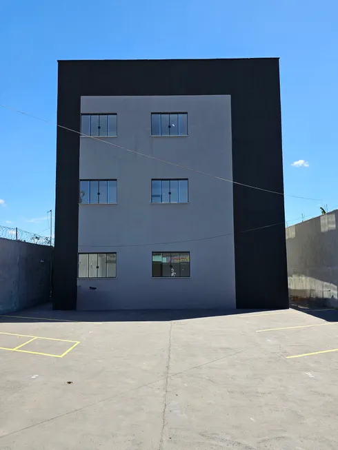 Foto 1 de Apartamento com 2 Quartos à venda, 72m² em Parque Industrial Mingone, Luziânia