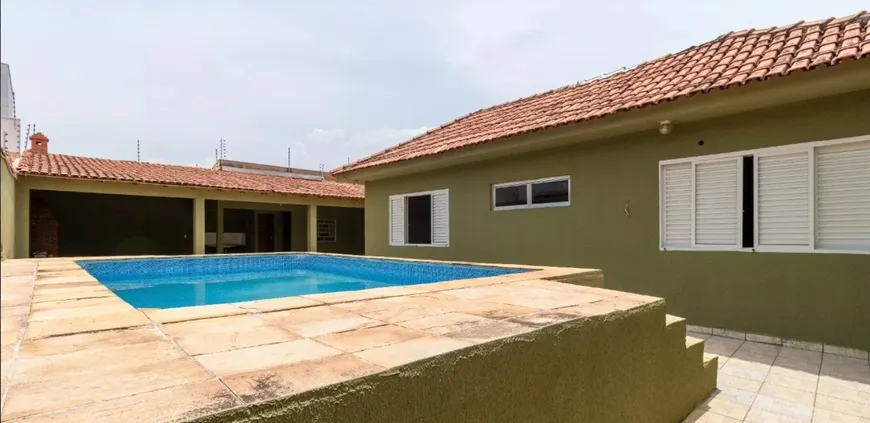 Foto 1 de Casa com 4 Quartos à venda, 315m² em Jardim Petrópolis, Cuiabá