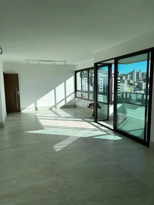 Foto 1 de Apartamento com 3 Quartos para alugar, 141m² em Serra, Belo Horizonte