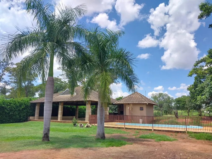 Foto 1 de Fazenda/Sítio à venda, 200m² em Chacará Estancia São Carlos, Guapiaçu