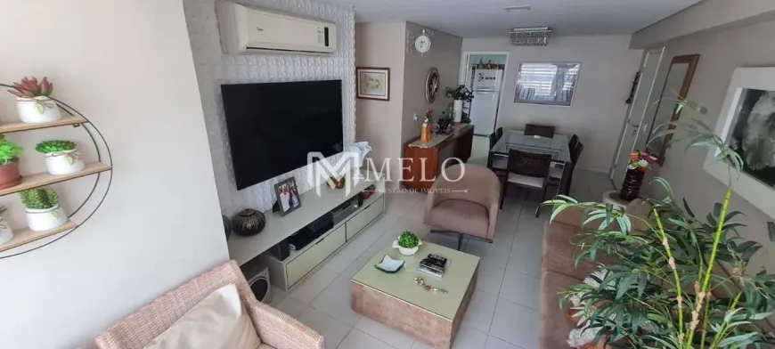 Foto 1 de Apartamento com 2 Quartos à venda, 87m² em Madalena, Recife
