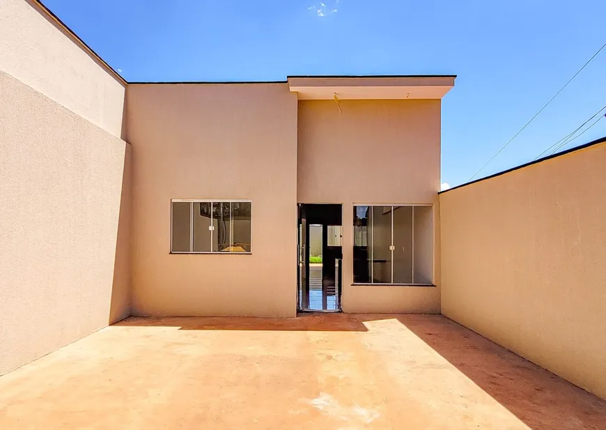 Foto 1 de Casa com 3 Quartos à venda, 84m² em Loteamento Gameleira, Rio Verde