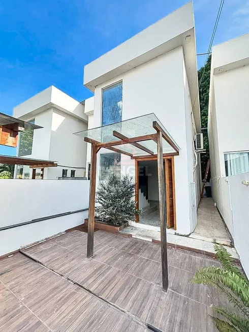 Foto 1 de Casa de Condomínio com 3 Quartos para alugar, 180m² em Recreio Dos Bandeirantes, Rio de Janeiro