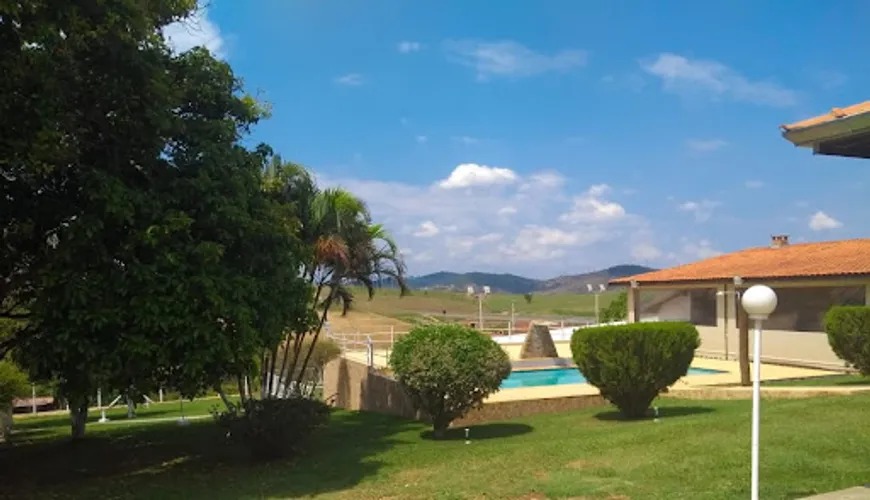 Foto 1 de Fazenda/Sítio com 3 Quartos para venda ou aluguel, 200m² em Barreiro Rural, Taubaté