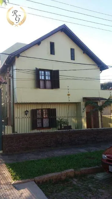 Foto 1 de Casa com 11 Quartos à venda, 200m² em Santa Tereza, Porto Alegre