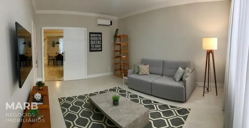 Foto 1 de Apartamento com 2 Quartos à venda, 90m² em Centro, Florianópolis