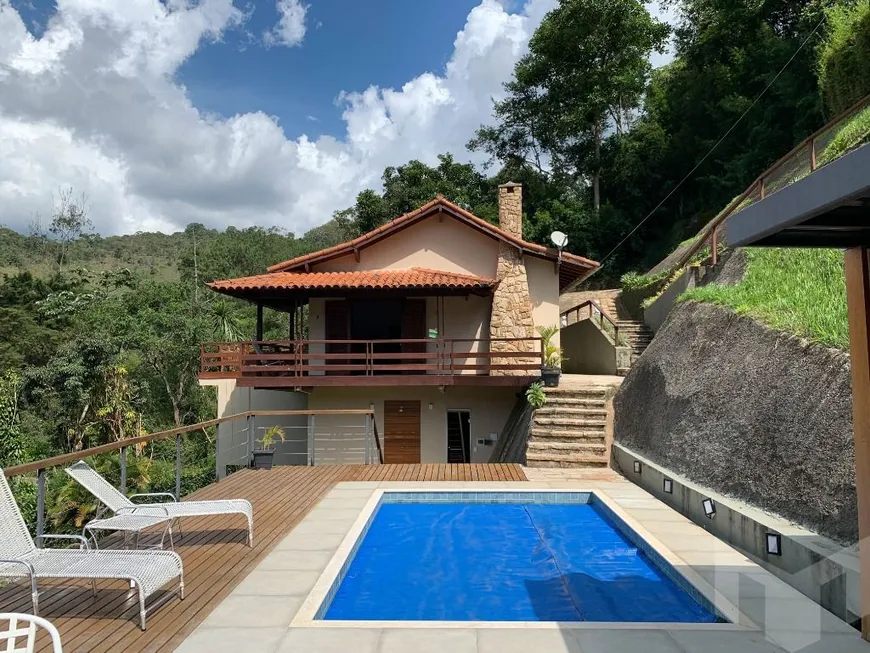 Foto 1 de Casa de Condomínio com 4 Quartos à venda, 150m² em Itaipava, Petrópolis