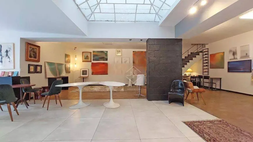 Foto 1 de Casa de Condomínio com 7 Quartos à venda, 330m² em Serra, Belo Horizonte