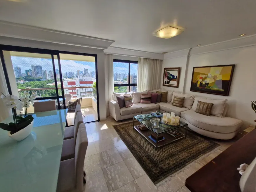 Foto 1 de Apartamento com 4 Quartos à venda, 130m² em Itaigara, Salvador
