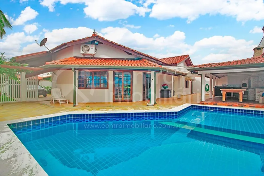 Foto 1 de Casa com 3 Quartos à venda, 242m² em Jardim Imperador, Peruíbe
