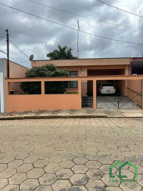 Foto 1 de Casa com 4 Quartos à venda, 202m² em Vila Rosa, Itapetininga