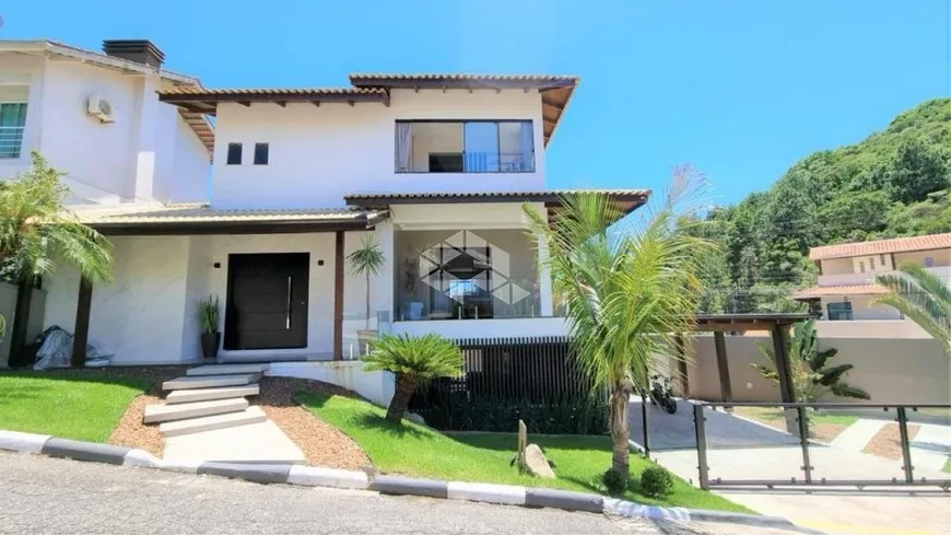 Foto 1 de Casa de Condomínio com 4 Quartos à venda, 350m² em Ariribá, Balneário Camboriú