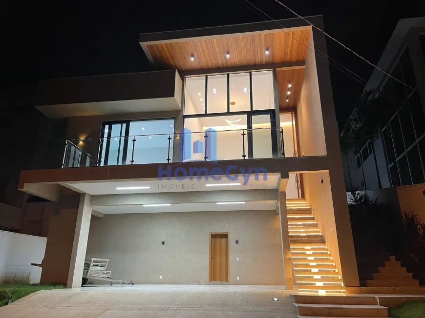 Foto 1 de Casa de Condomínio com 3 Quartos à venda, 330m² em , Goiânia