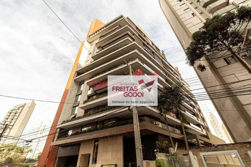 Foto 1 de Apartamento com 4 Quartos à venda, 239m² em Água Verde, Curitiba