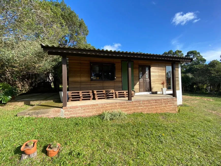 Foto 1 de Fazenda/Sítio com 2 Quartos à venda, 900m² em Águas Claras, Viamão