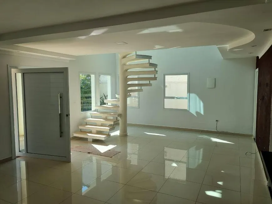 Foto 1 de Casa de Condomínio com 3 Quartos à venda, 360m² em Centro, Vargem Grande Paulista