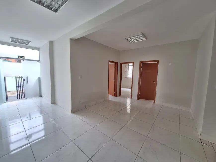 Foto 1 de Casa com 4 Quartos para alugar, 136m² em Santa Tereza, Belo Horizonte