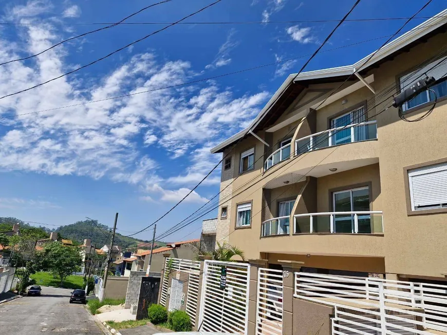 Foto 1 de Apartamento com 2 Quartos para alugar, 63m² em Parque São Vicente, Mauá