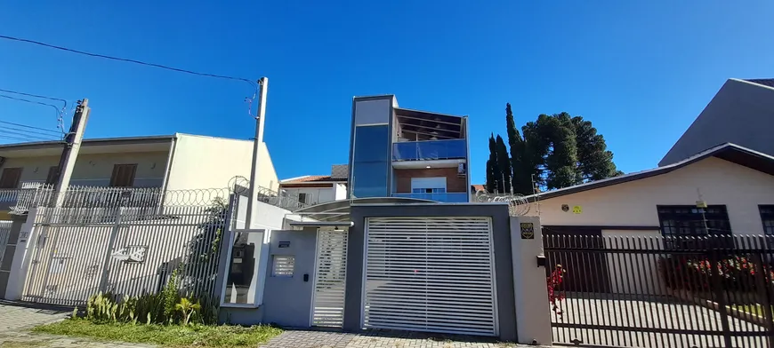 Foto 1 de Sobrado com 3 Quartos à venda, 196m² em Bacacheri, Curitiba