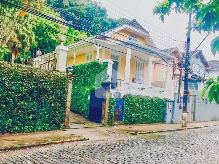 Foto 1 de Casa com 4 Quartos à venda, 200m² em Centro, Petrópolis