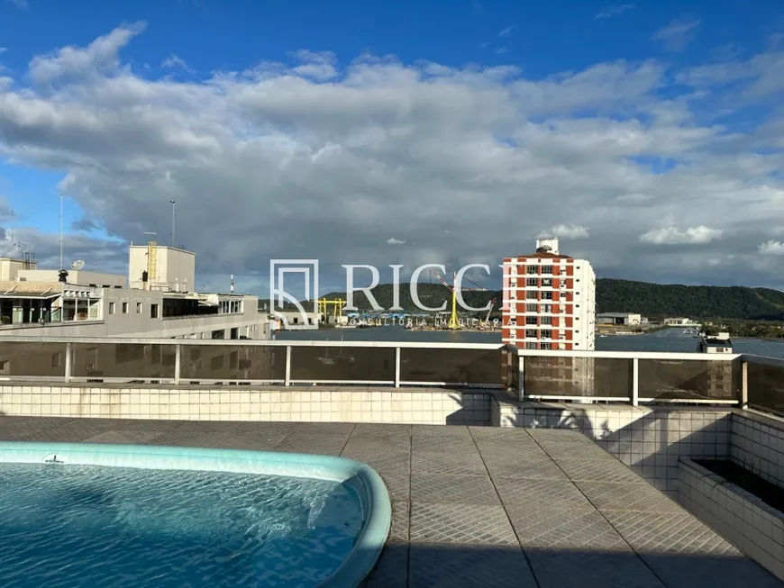 Foto 1 de Cobertura com 2 Quartos à venda, 180m² em Ponta da Praia, Santos