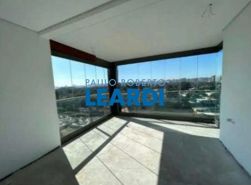 Foto 1 de Apartamento com 4 Quartos à venda, 240m² em Moema, São Paulo