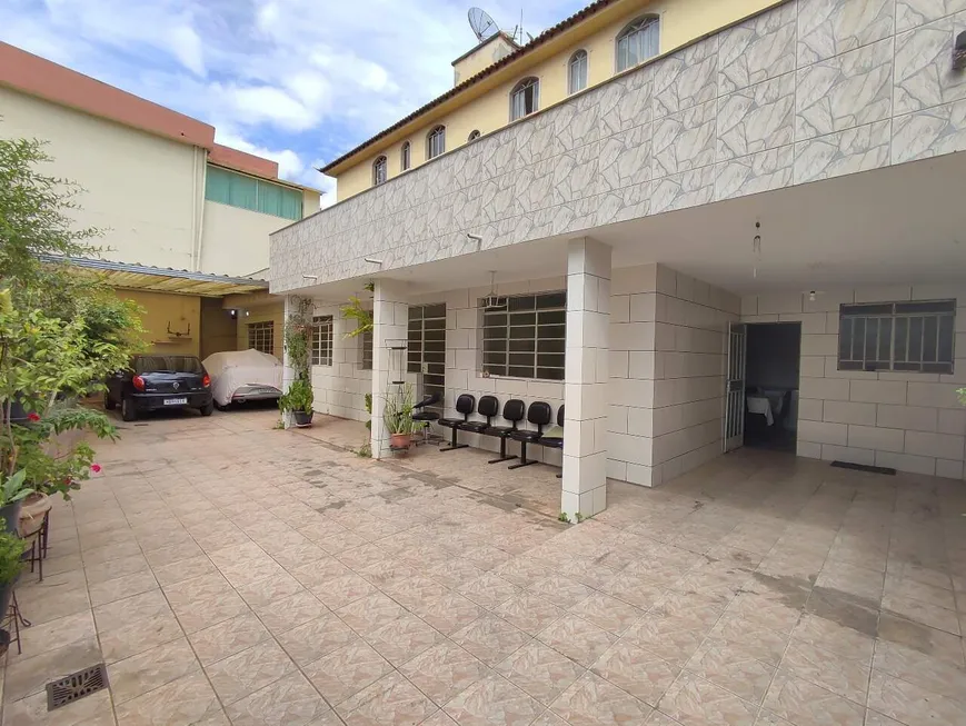 Foto 1 de Casa com 3 Quartos à venda, 293m² em Barreiro, Belo Horizonte