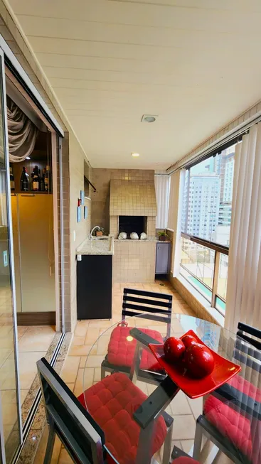 Foto 1 de Apartamento com 3 Quartos à venda, 98m² em Quadra Mar Centro, Balneário Camboriú