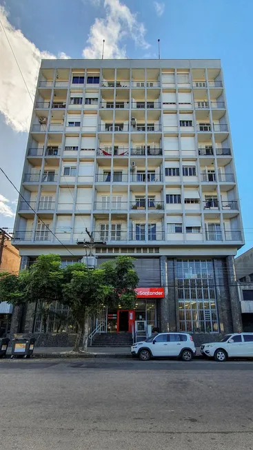 Foto 1 de Apartamento com 3 Quartos à venda, 191m² em Centro, Pelotas