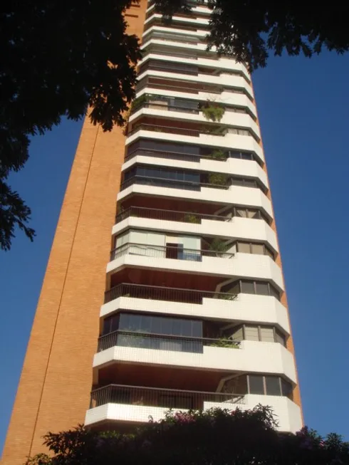 Foto 1 de Apartamento com 4 Quartos para venda ou aluguel, 200m² em Moema, São Paulo