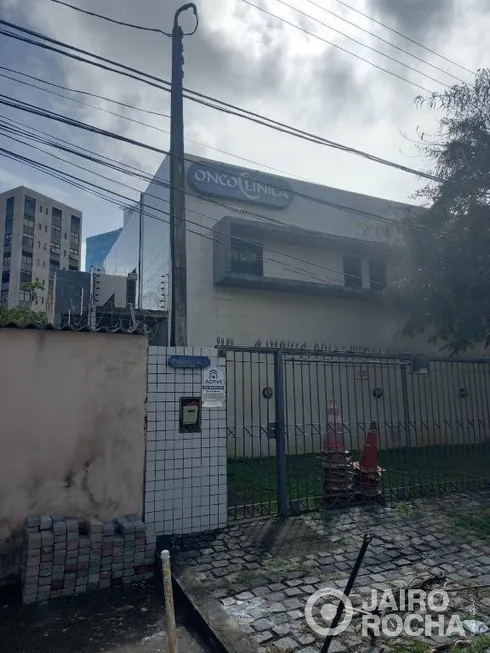 Foto 1 de Prédio Comercial com 11 Quartos à venda, 855m² em Coelhos, Recife