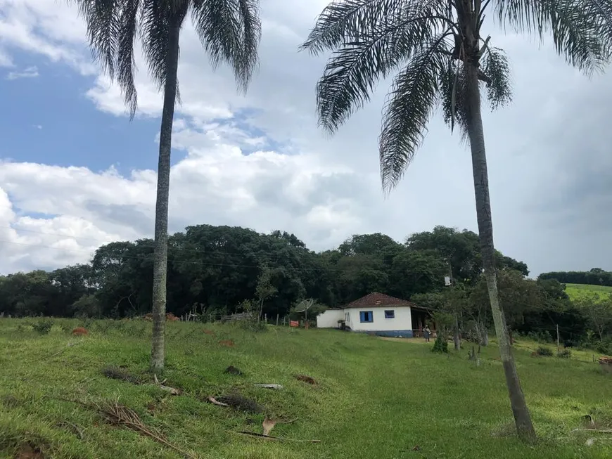 Foto 1 de Fazenda/Sítio com 2 Quartos à venda, 80m² em Zona Rural, Ouro Fino