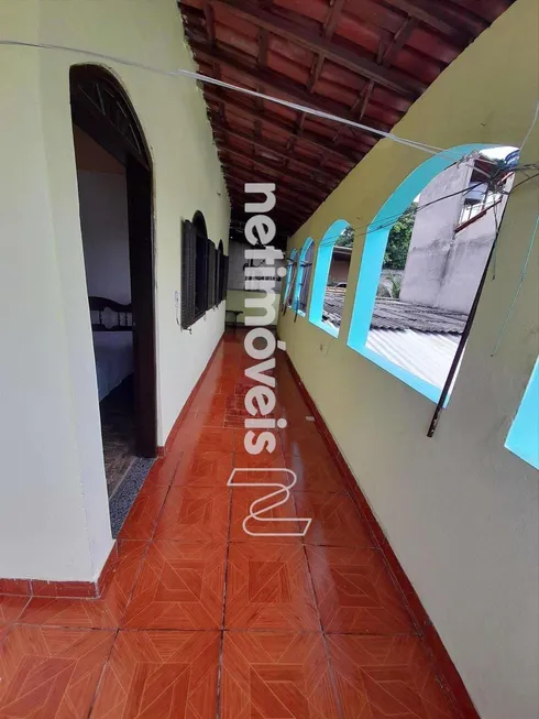 Foto 1 de Casa com 4 Quartos à venda, 180m² em Jardim Laguna, Contagem