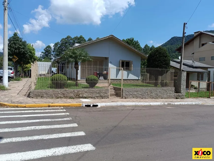 Foto 1 de Sobrado com 8 Quartos à venda, 718m² em Centro, Picada Café