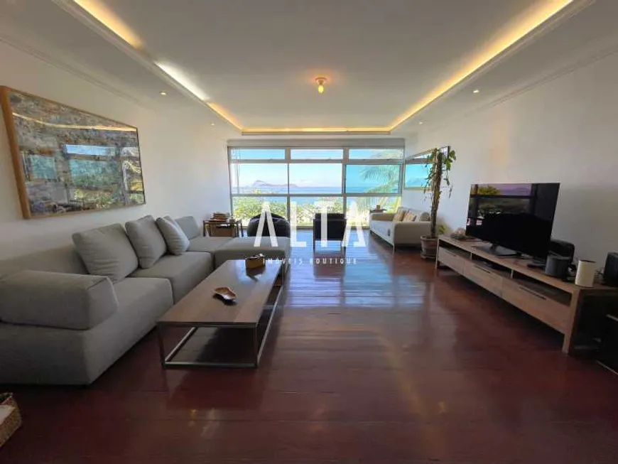 Foto 1 de Apartamento com 4 Quartos para alugar, 220m² em Ipanema, Rio de Janeiro