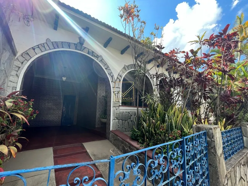 Foto 1 de Casa com 3 Quartos à venda, 264m² em Santa Tereza, Belo Horizonte