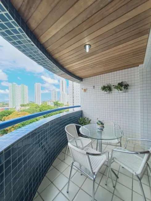 Foto 1 de Apartamento com 3 Quartos à venda, 131m² em Aflitos, Recife