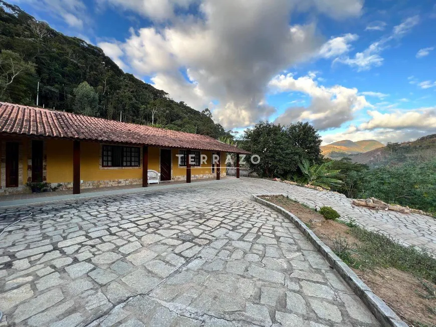 Foto 1 de Fazenda/Sítio com 3 Quartos à venda, 114m² em Pessegueiros, Teresópolis