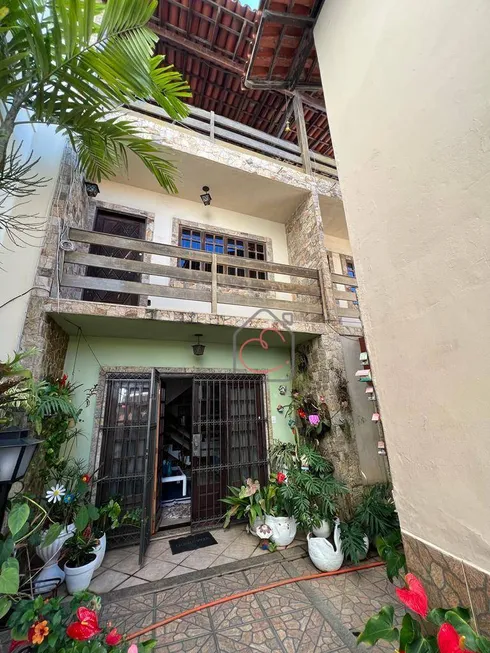 Foto 1 de Casa com 5 Quartos à venda, 276m² em Centro, Macaé