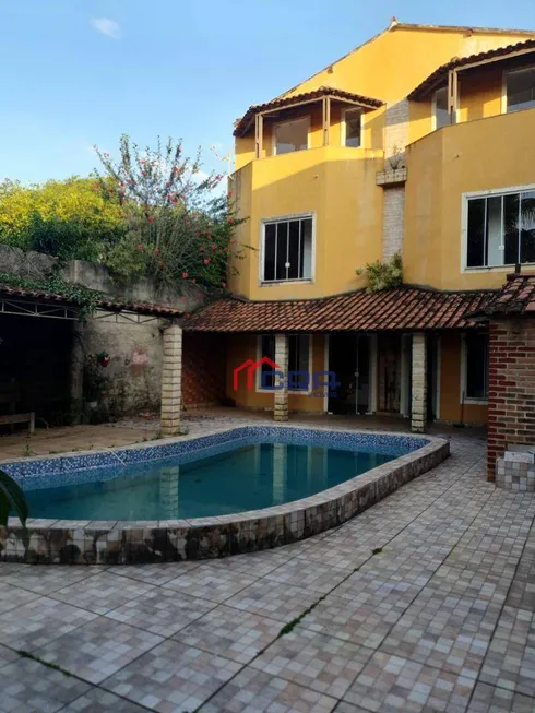 Foto 1 de Casa com 3 Quartos à venda, 240m² em Parque das Garcas, Volta Redonda