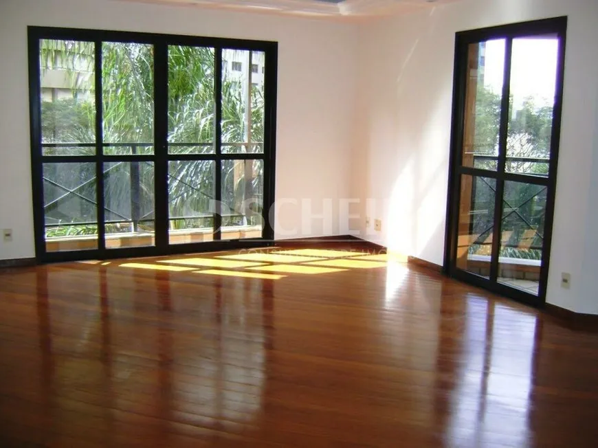 Foto 1 de Apartamento com 4 Quartos para alugar, 210m² em Morumbi, São Paulo