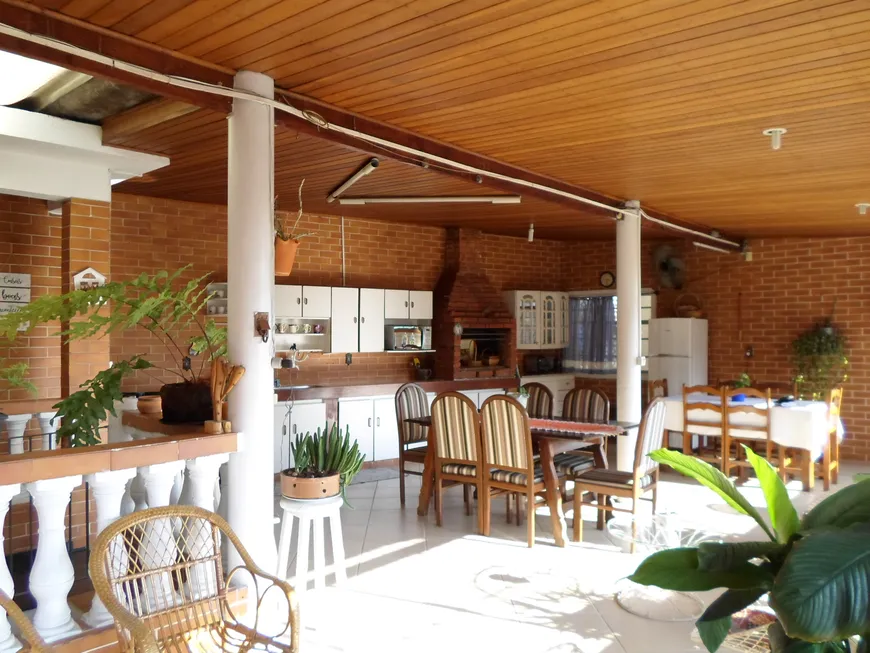 Foto 1 de Casa com 3 Quartos à venda, 271m² em Vila Osasco, Osasco
