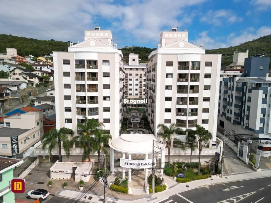 Foto 1 de Apartamento com 3 Quartos à venda, 76m² em Pantanal, Florianópolis