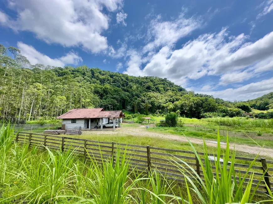 Foto 1 de Fazenda/Sítio com 2 Quartos à venda, 200m² em Rio da Luz, Jaraguá do Sul