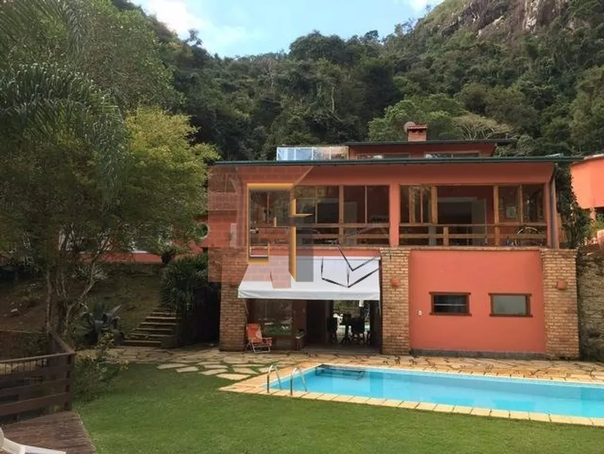 Foto 1 de Casa com 4 Quartos à venda, 535m² em Correas, Petrópolis