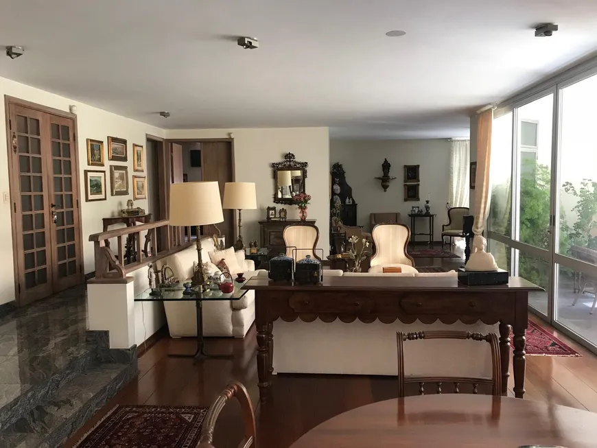 Foto 1 de Apartamento com 3 Quartos à venda, 210m² em Cambuí, Campinas